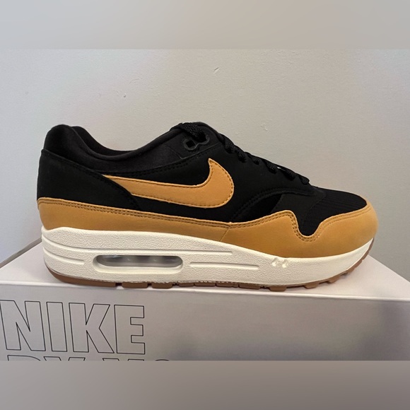 Men’s Nike Air Max running shoe. - Picture 8 of 10